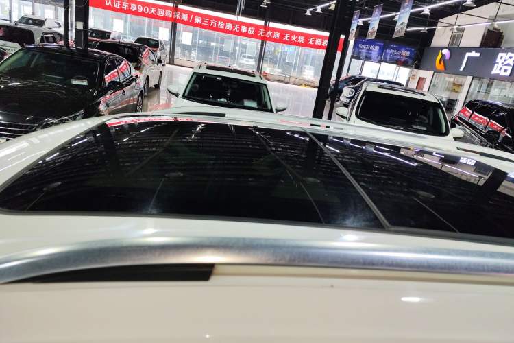 Used Volkswagen Tiguan L 2019 Updated Version 330TSI Automatic Two-Wheel Drive Panoramic Comfort Edition China VI Standard
