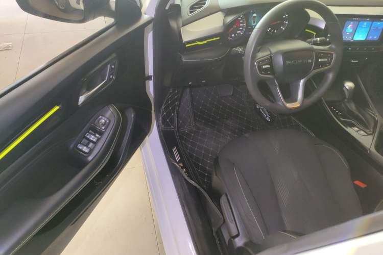 Used Roewe i5 2021 1.5L CVT Platinum Edition
