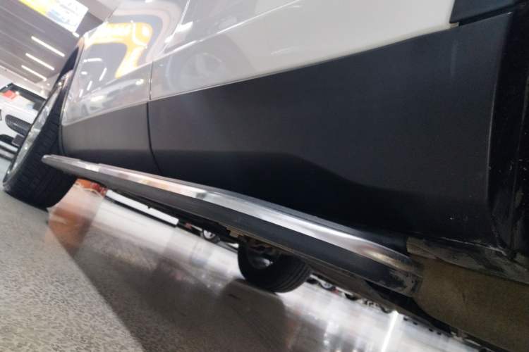 Used Land Rover Discovery Sport 2019 240 PS SE Version China VI Standard
