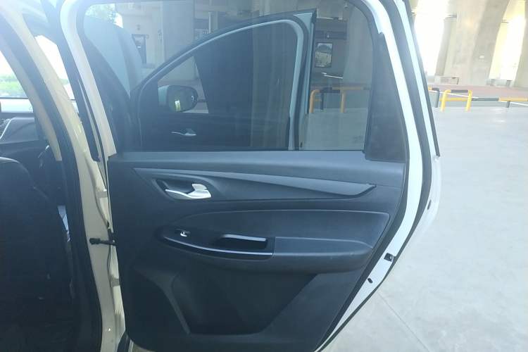 Used Baojun 730 2019 1.5T CVT Fashion Model 7 Seats China VI Emission Standard
