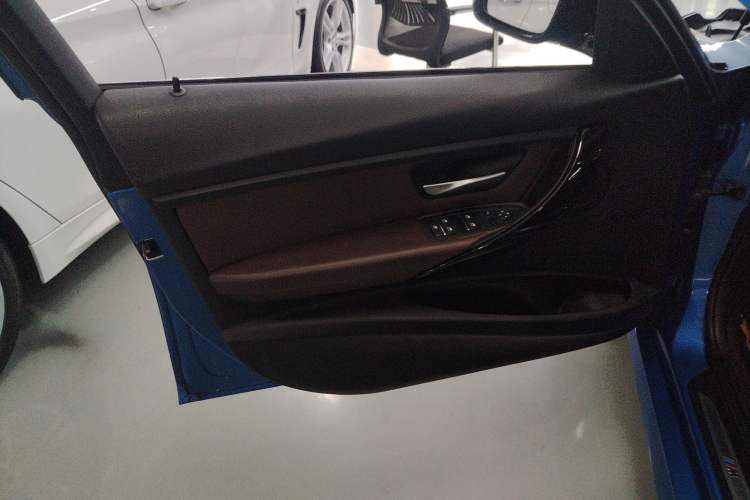 Used BMW 3 Series 2018 320Li Leading Model M Sport Package
