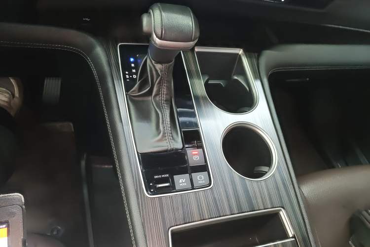 Used Toyota Sienna 2023 2.5L Hybrid Platinum Edition
