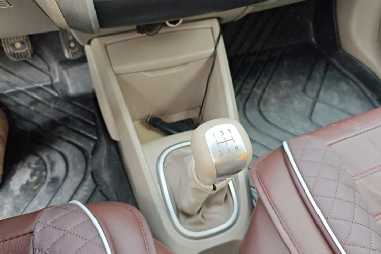 Used Venucia D50 2015 1.6L Manual Fashion Edition
