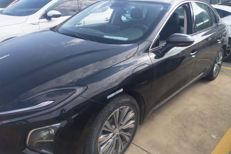 Used Hongqi E-QM5 2022 431 km Charge & Enjoy Edition

