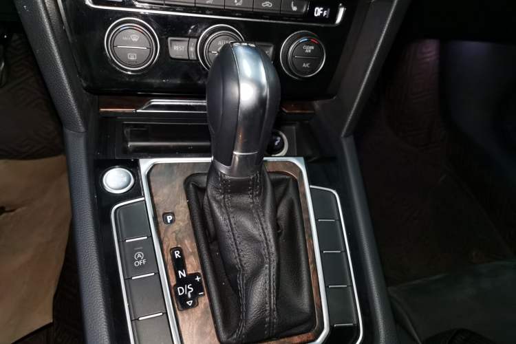 Used Volkswagen Magotan 2018 330TSI DSG Luxury Model
