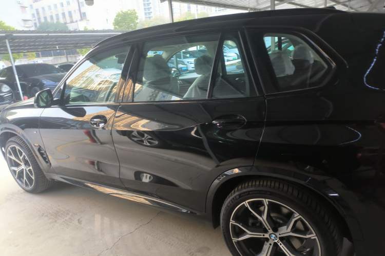 Used BMW X5 2023 xDrive 30Li Luxury M Sport Night Edition Package
