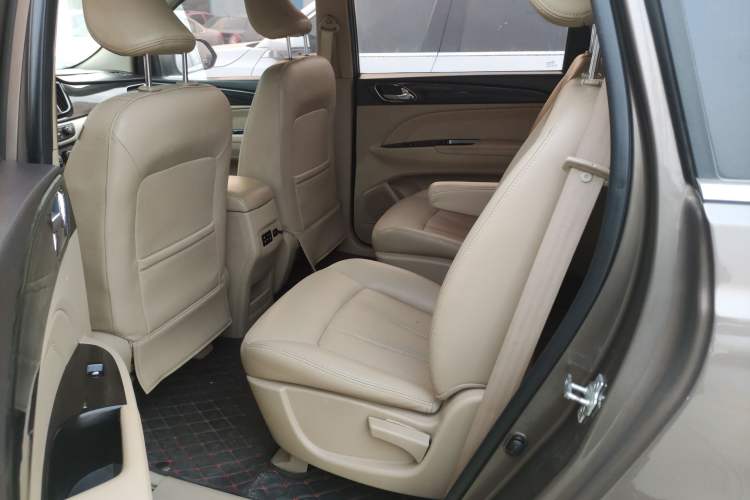 Used Baojun 730 2016 1.5L Manual Comfort Version 7 Seats China V Emission Standard
