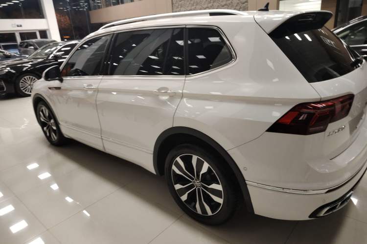 Used Volkswagen Tiguan L 2022 330TSI Automatic Two-Wheel Drive R-Line Enhanced Edition