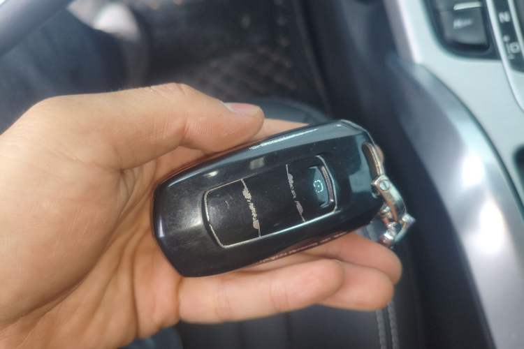 Used Geely Auto Emgrand X7 Sport 2016 1.8TD Automatic ZhiShang Model
