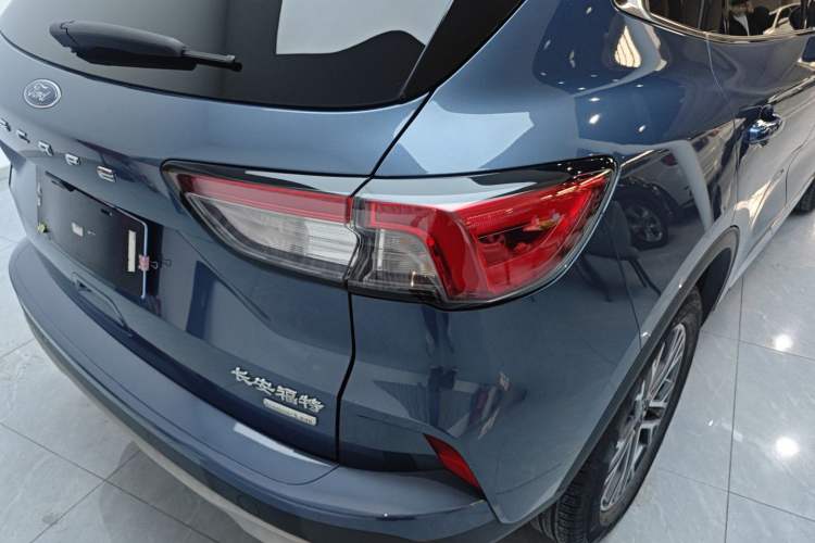 Used Ford Escape 2020 EcoBoost 245 Two-Wheel-Drive Titanium Edition
