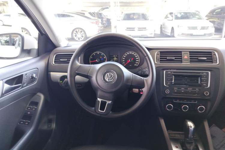 Used Volkswagen Sagitar 2014 1.6L Automatic Comfort Model
