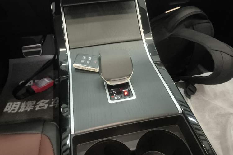 Used Land Rover Range Rover Evoque 2024 Aurora L 249 PS Prestige Light-Chasing Edition