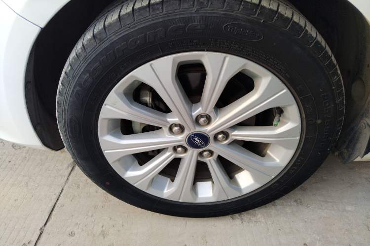 Used Ford Escort 2015 1.5L Automatic Fashion Model