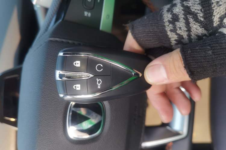 Used Changan UNI-V 2022 1.5T Prestige Version
