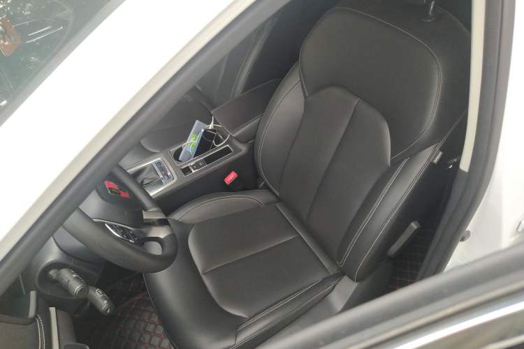 Used Roewe i6 2020 PLUS 1.6L CVT 4G Connected Glory Flagship Edition
