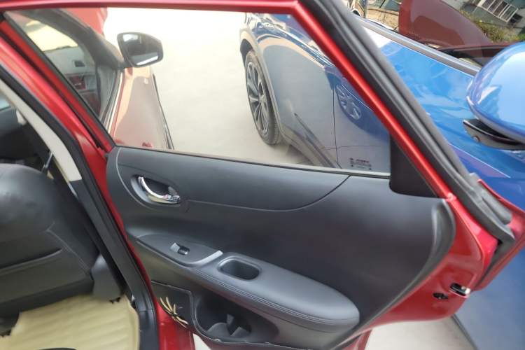 Used Nissan Tiida 2014 1.6L CVT Smart Model
