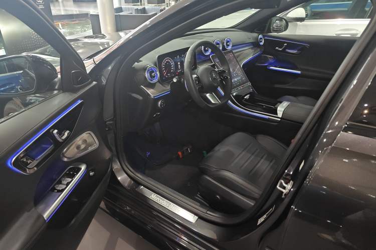 Used Mercedes-Benz C-Class 2024 Facelifted C-Class 260 L Night Edition Sports Version