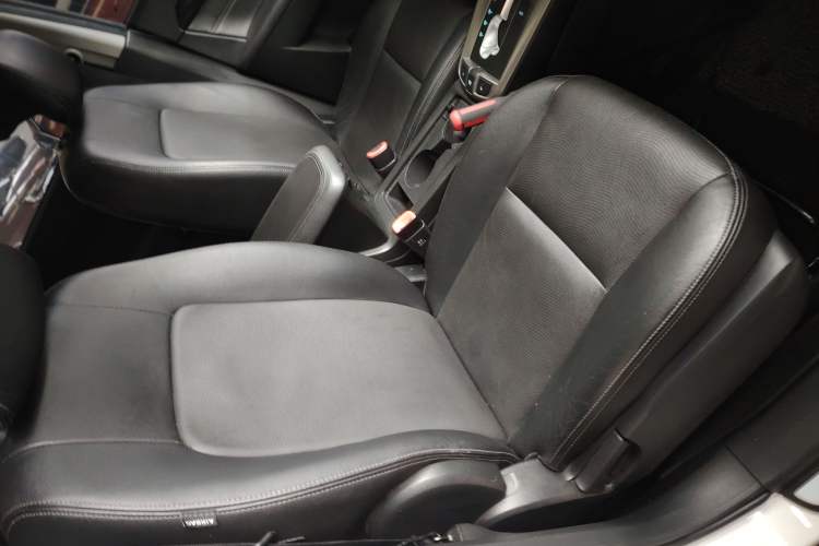 Used Chevrolet Captiva 2017 2.4L 4x4 Flagship Edition 7-Seater