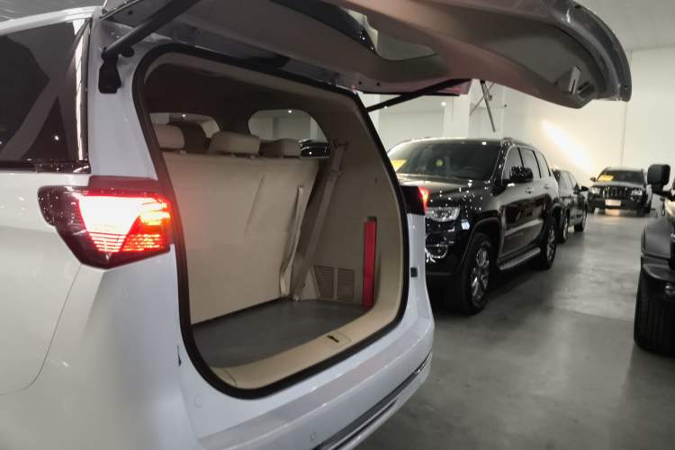 Used Buick GL8 New Energy 2025 Lushang First-Drive Edition 7-Seater
