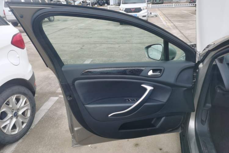 Used Citroen C5 2014 2.0L Automatic Luxury Edition
