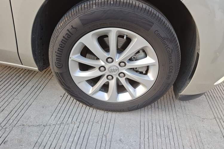 Used Buick GL8 2017 ES 28T Comfort Model China V Standard