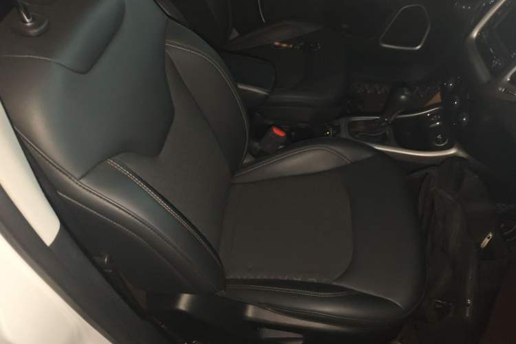 Used  Compass 2017 200T Automatic Enjoyment Version
