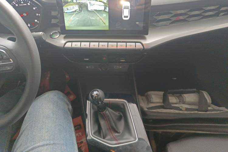 Used MG 5 2023 180 DVVT Manual Fashion Edition
