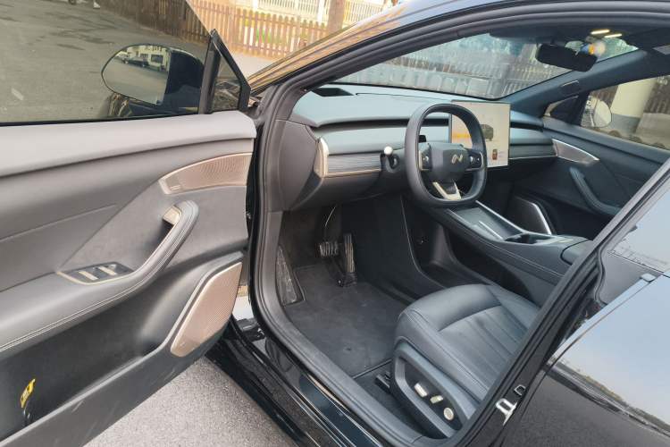 Used ONVO L60 2024 60 kWh Rear-Drive Version
