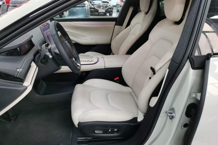 Used  SU7 2024 Rear-Drive Ultra-Long Range Advanced Pro-Level Intelligent Driving Version
