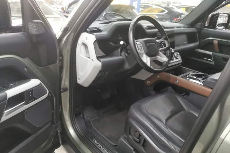 Used Land Rover Defender 2024 110 3.0T P400 X-DYNAMIC HSE
