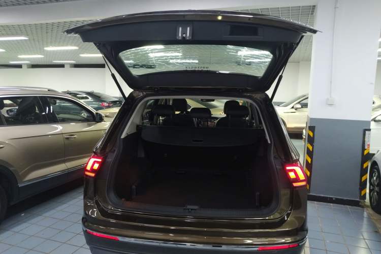 Used Volkswagen Tiguan L 2017 330TSI Automatic Two-Wheel Drive Luxury Edition