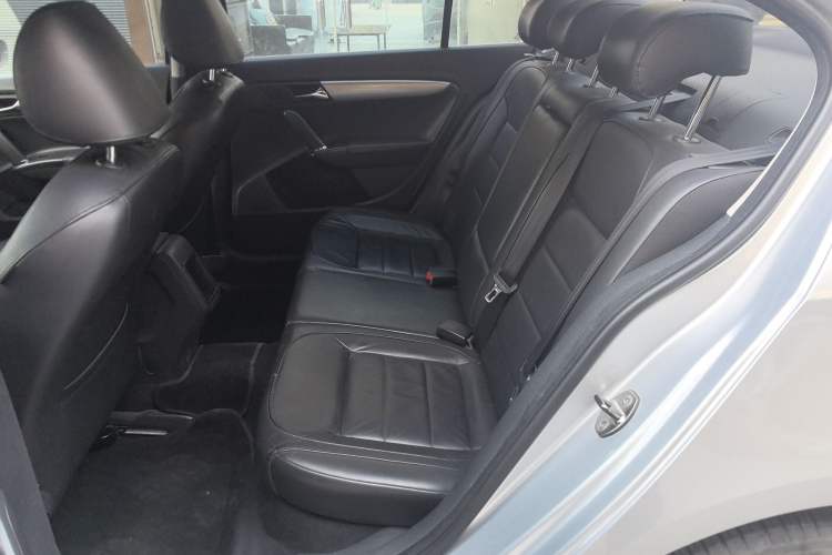 Used Volkswagen Lavida 2013 Restyled Classic 1.6L Automatic Comfort Edition
