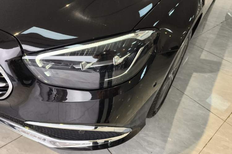 Used Mercedes-Benz E-Class 2021 Restyled E 300 L Sporty and Stylish Edition
