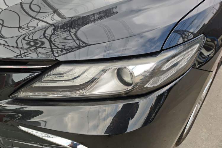 Used Toyota Camry 2021 2.0G Luxury Edition
