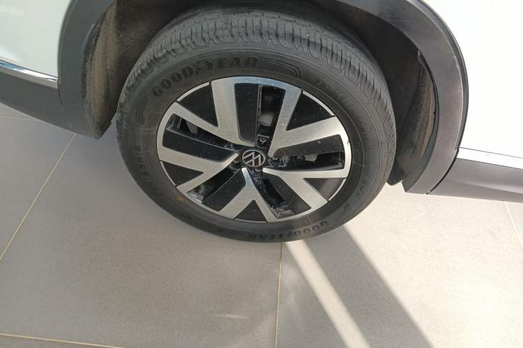 Used Volkswagen Tayron 2023 300TSI Two-Wheel-Drive Luxury Plus Advanced Edition
