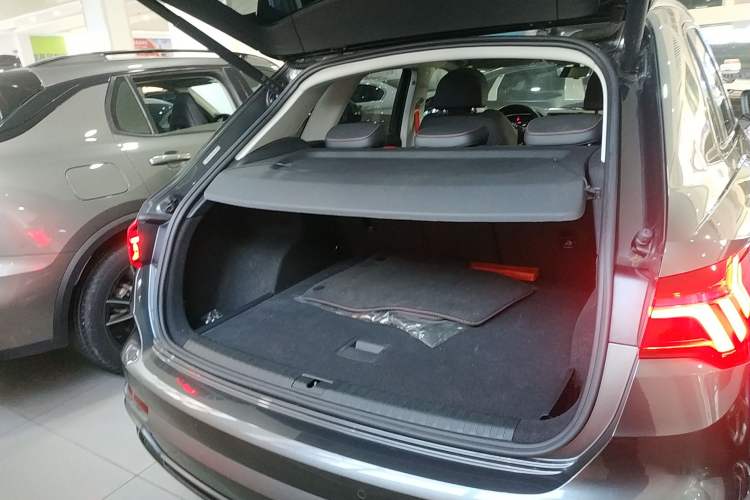 Used Audi Q3 2021 40 TFSI Fashion Dynamic Model
