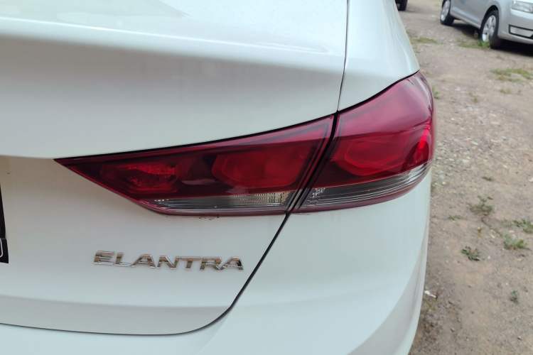 Used Hyundai Elantra 2016 1.6L Manual ZhiXuan·Youth Edition
