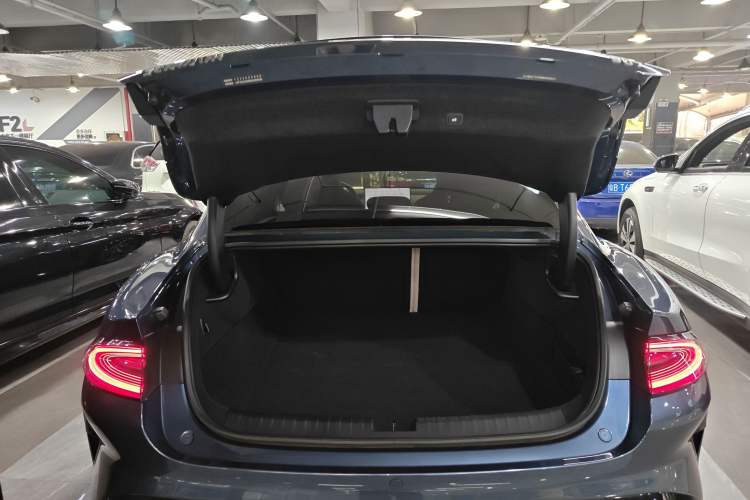 Used  SU7 2024 Rear-Drive Long-Range Intelligent Driving Version
