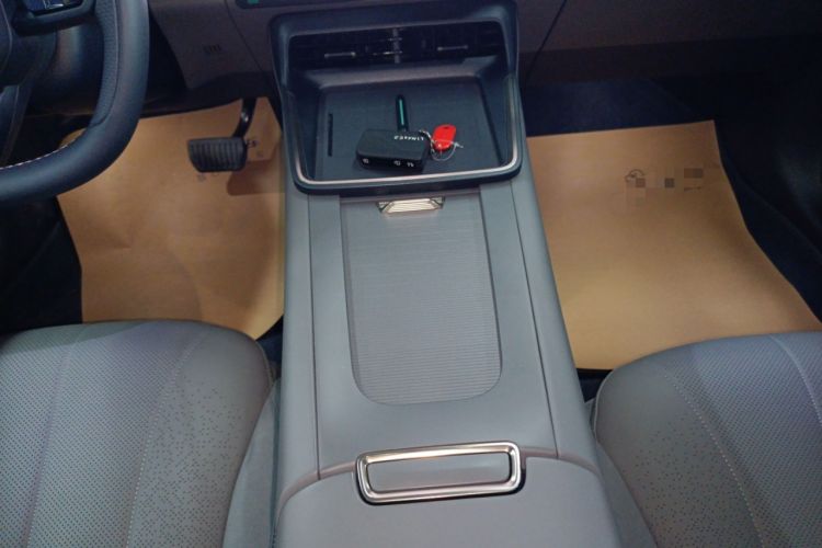 Used Lynk & Co 07 2024 EM-P 126 Long-Range Halo
