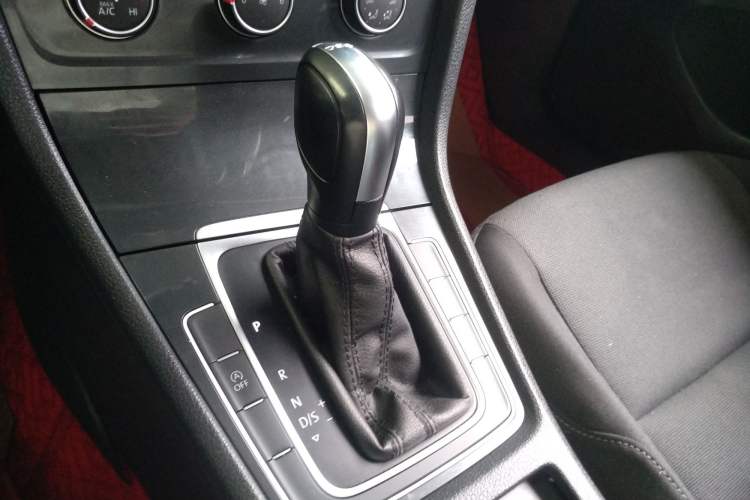 Used Volkswagen Golf 2020 200TSI DSG Comfortable and Ambitious Edition
