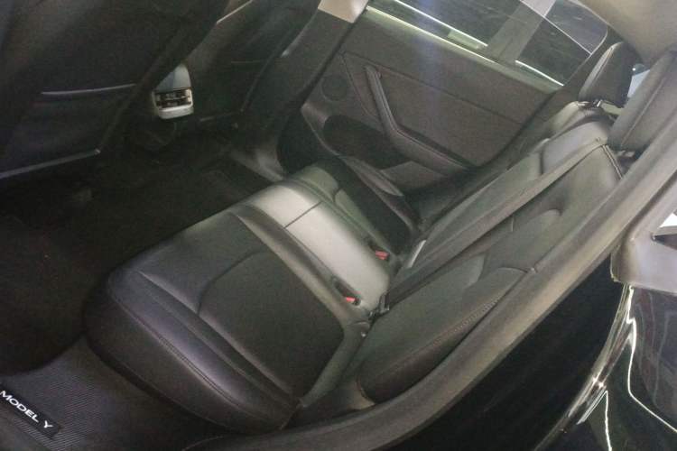 Used Tesla Model Y 2021 Long-Range All-Wheel-Drive Version 3D7