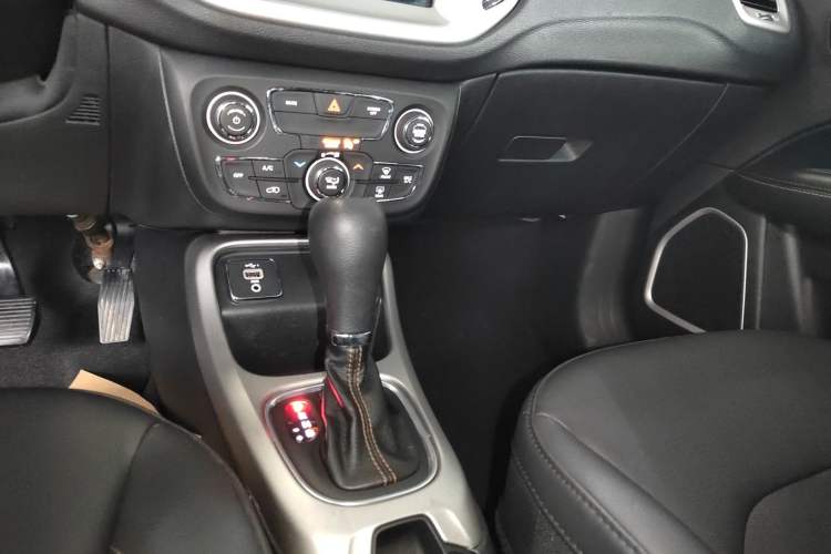 Used  Compass 2020 220T Automatic Leading Edition