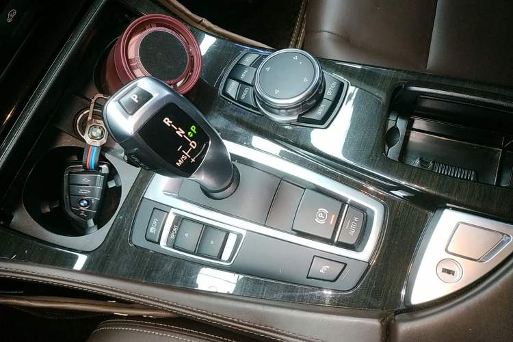 Used BMW 5 Series 2014 525Li Luxury Design Package
