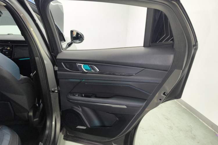 Used Lynk & Co 05 2020 2.0TD Two-Wheel Drive Shine Halo