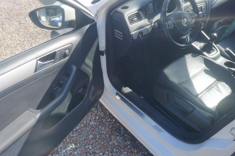 Used Volkswagen Sagitar 2014 Revised Version 1.4TSI Manual Luxury Edition
