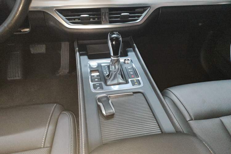 Used BYD Tang 2018 2.0T Automatic SmartConnect Prestige 7-Seater China V Standard