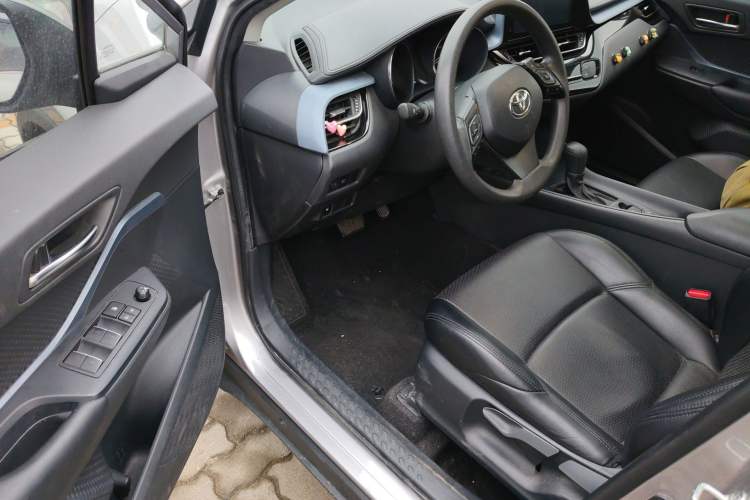 Used Toyota IZOA 2021 2.0L Enjoy Edition
