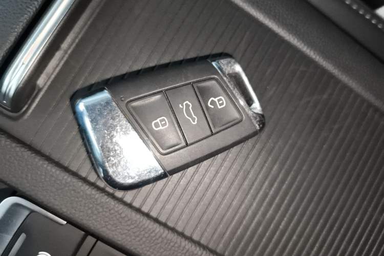 Used Volkswagen Magotan 2023 2 Million Units Commemorative Edition 330TSI DSG Luxury Version
