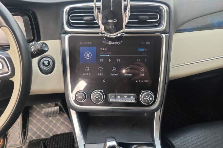 Used Lynk & Co 01 2019 2.0T Two-Wheel Drive Zhaopu Version China VI Standard
