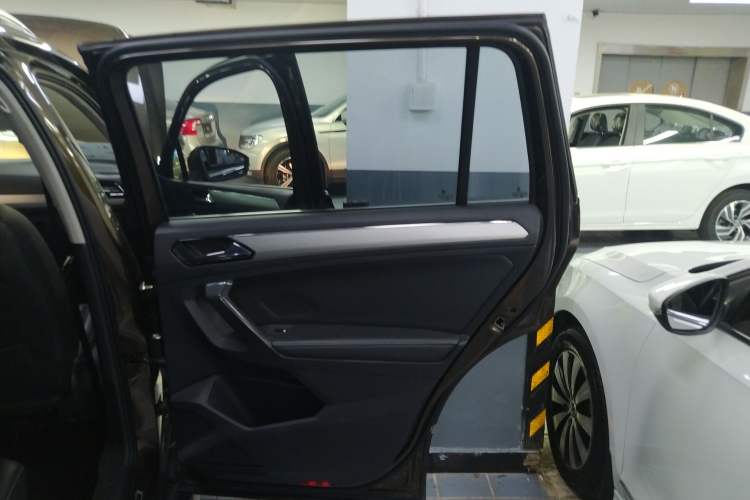 Used Volkswagen Tiguan L 2017 330TSI Automatic Two-Wheel Drive Luxury Edition